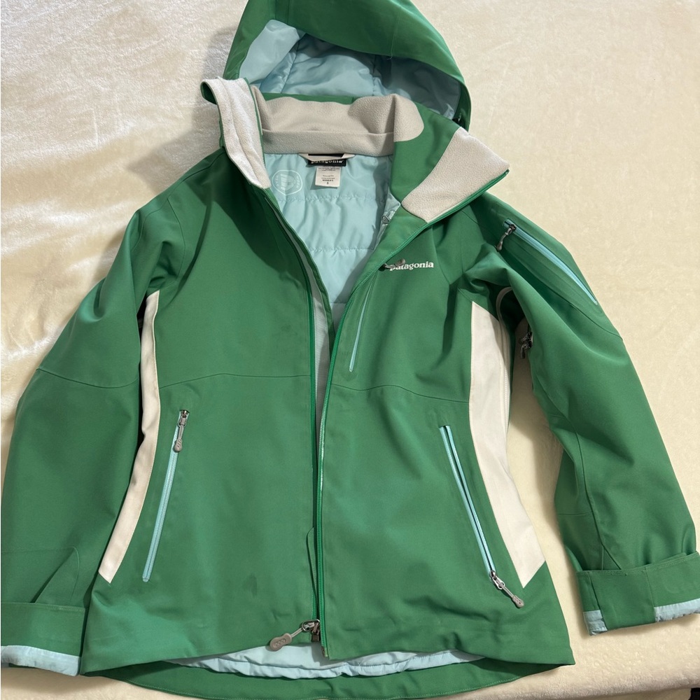 Patagonia Green Ski Jacket- very nice!